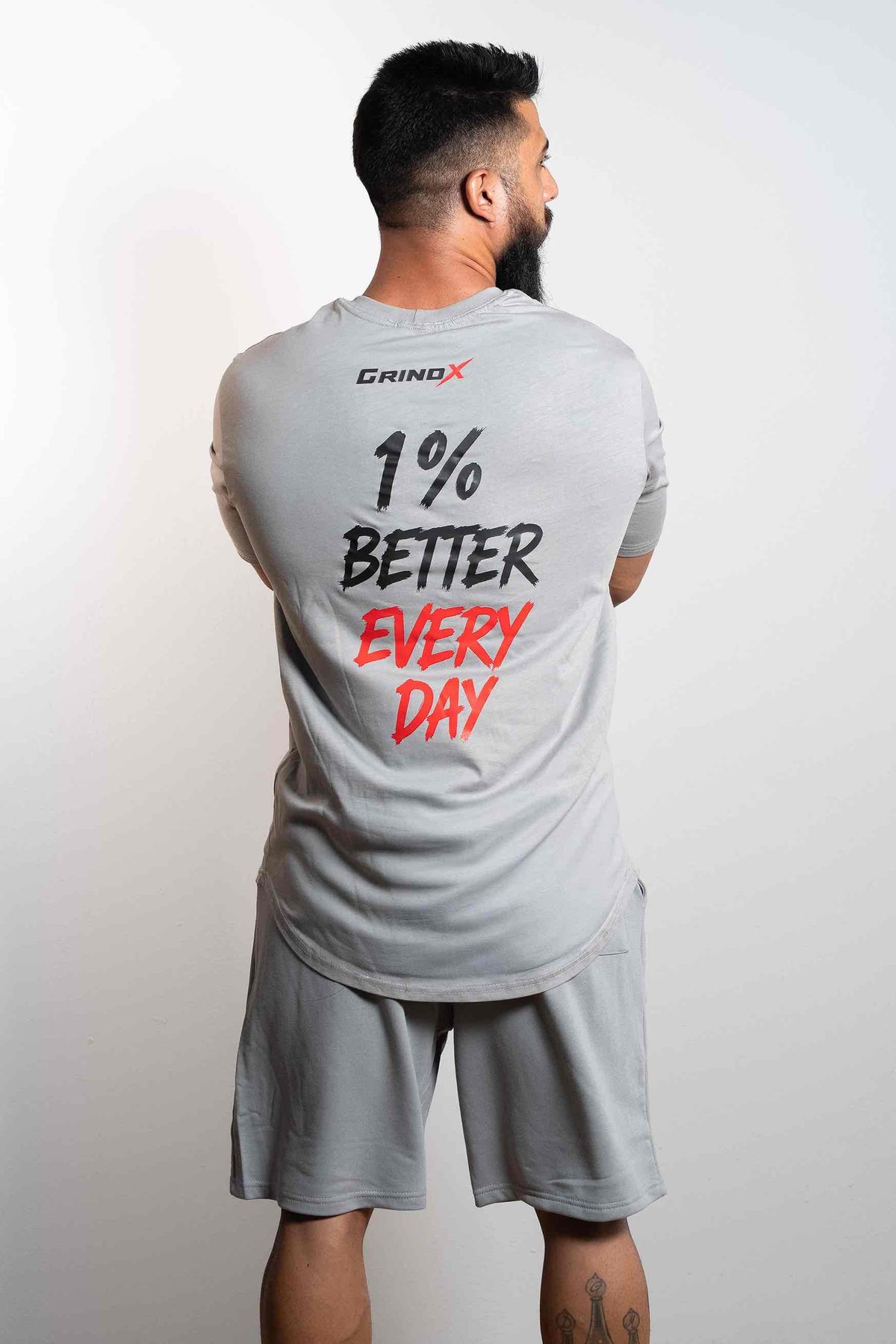 1% Better Every Day – Oversized T-Shirt Grey – GRINDX ATHLETIC, άποψη 2/3